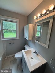 6 RANDOLPH RD, Fredericksburg, VA 22405