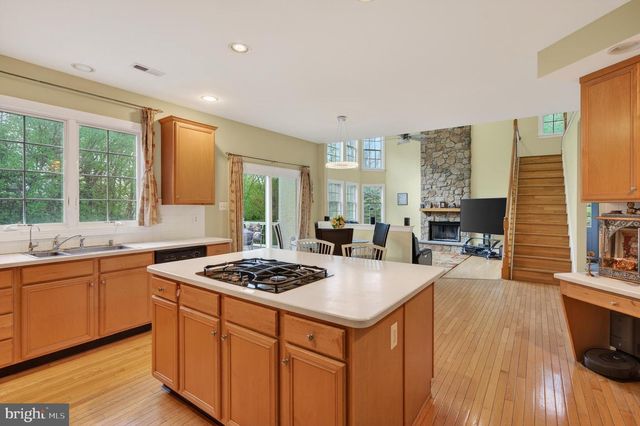 70 GARLAND CT, Phoenixville, PA 19460