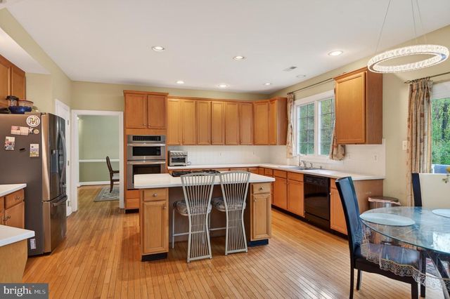 70 GARLAND CT, Phoenixville, PA 19460