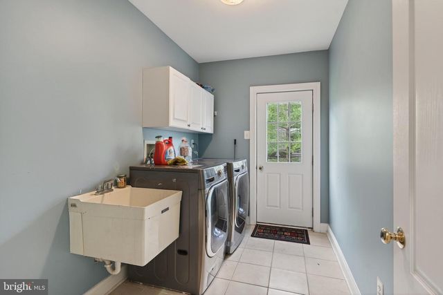 70 GARLAND CT, Phoenixville, PA 19460