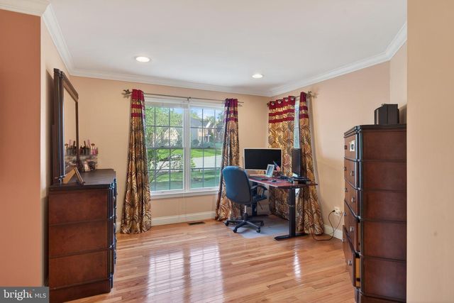 70 GARLAND CT, Phoenixville, PA 19460