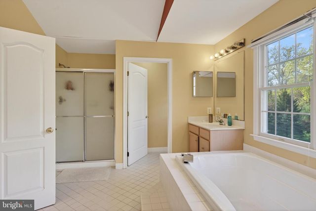 70 GARLAND CT, Phoenixville, PA 19460