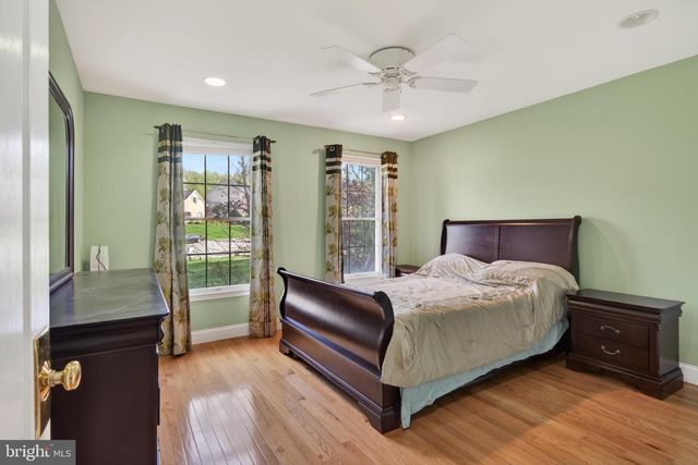 70 GARLAND CT, Phoenixville, PA 19460