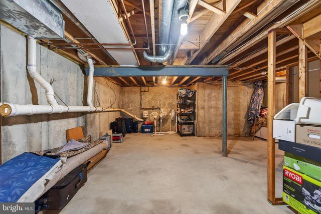 70 GARLAND CT, Phoenixville, PA 19460