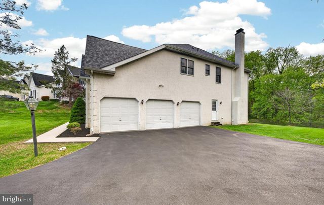 70 GARLAND CT, Phoenixville, PA 19460