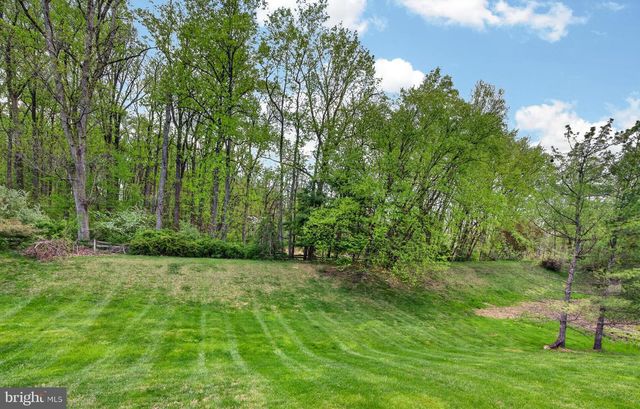 70 GARLAND CT, Phoenixville, PA 19460