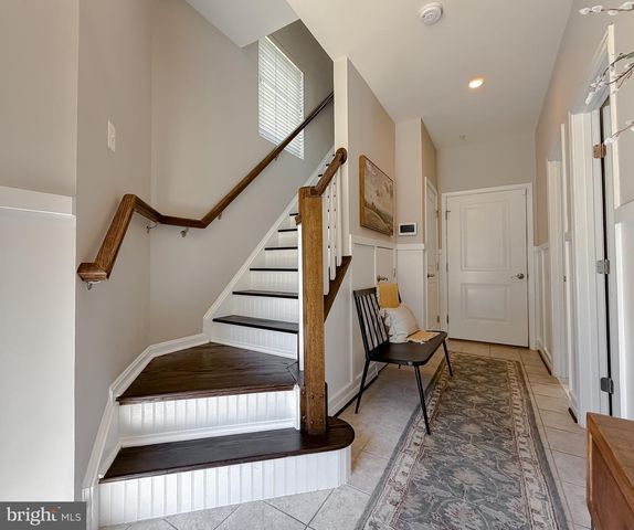 6 MUSTANG DR, La Plata, MD 20646