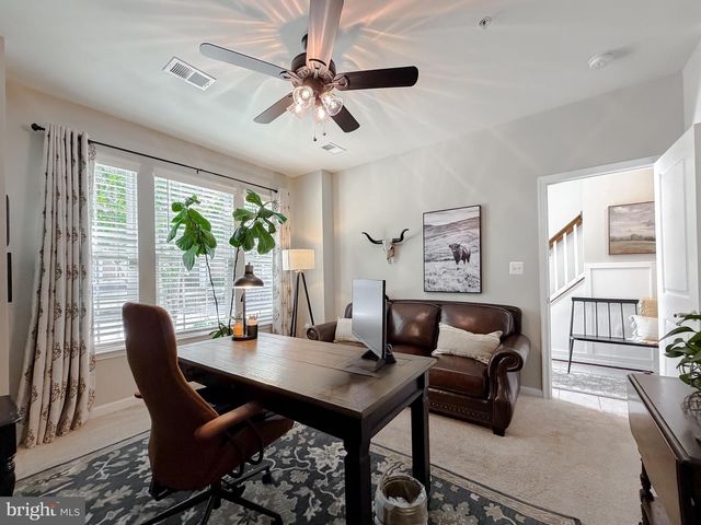6 MUSTANG DR, La Plata, MD 20646