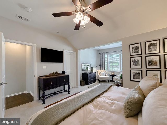 6 MUSTANG DR, La Plata, MD 20646