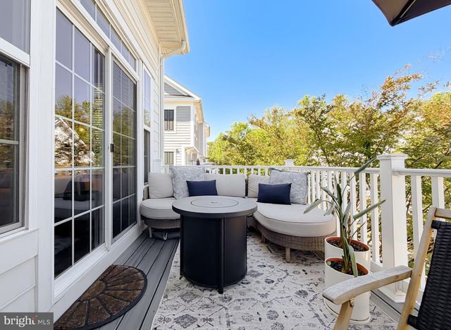 6 MUSTANG DR, La Plata, MD 20646