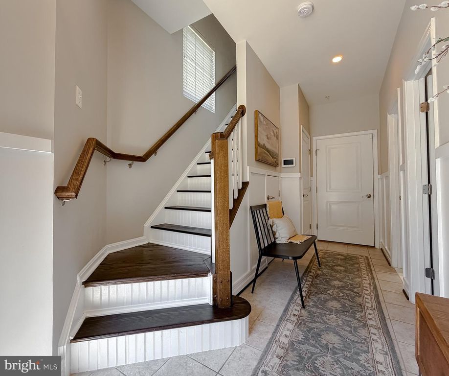 Image 10 of property listing at 6 MUSTANG DR, La Plata, MD 20646