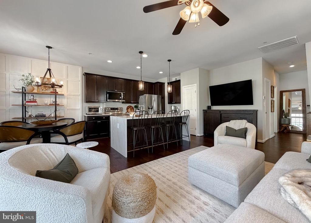 Image 25 of property listing at 6 MUSTANG DR, La Plata, MD 20646