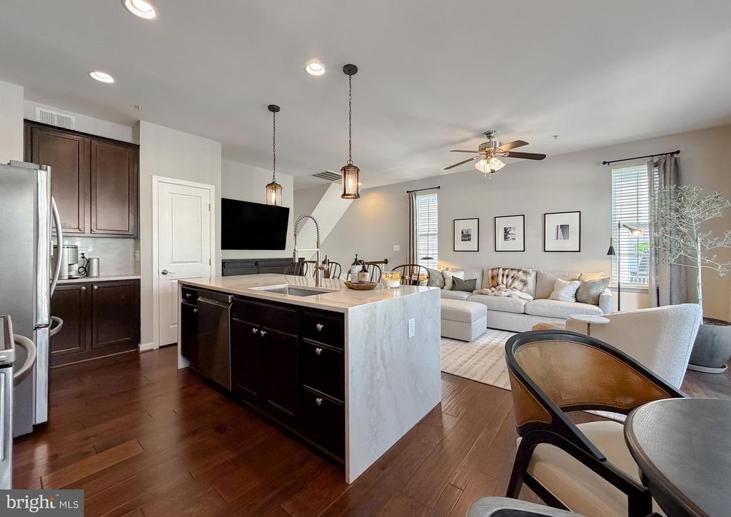 Image 34 of property listing at 6 MUSTANG DR, La Plata, MD 20646