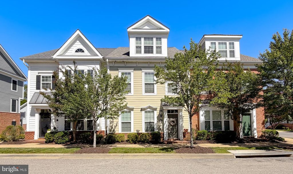 Image 7 of property listing at 6 MUSTANG DR, La Plata, MD 20646