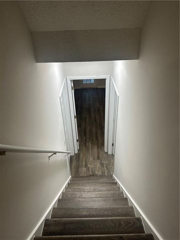 810 Victoria Place, Woodstock, GA 30189