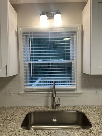 810 Victoria Place, Woodstock, GA 30189