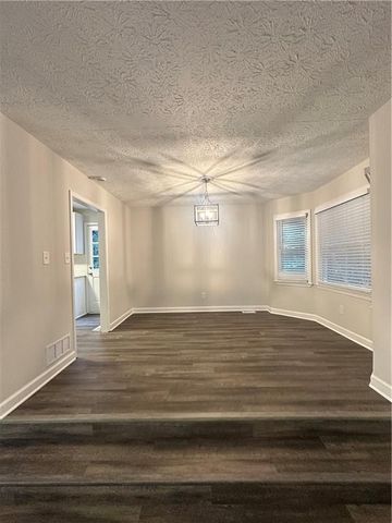 810 Victoria Place, Woodstock, GA 30189