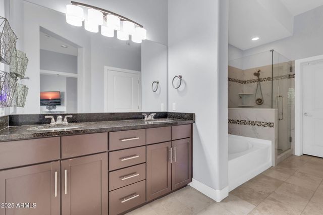 945 E Playa Del Norte Drive 2005, Tempe, AZ 85288