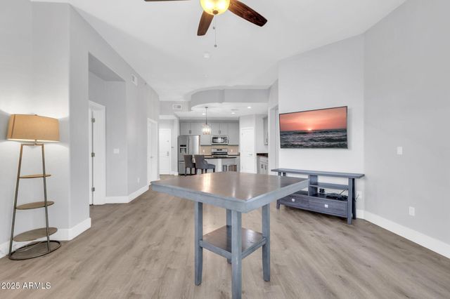 945 E Playa Del Norte Drive 2005, Tempe, AZ 85288