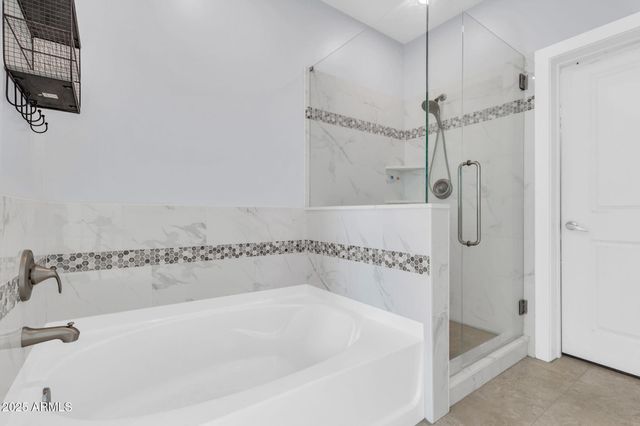 945 E Playa Del Norte Drive 2005, Tempe, AZ 85288