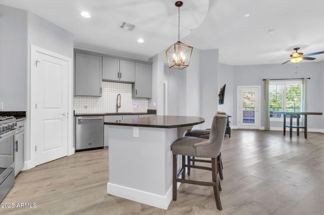 945 E Playa Del Norte Drive 2005, Tempe, AZ 85288