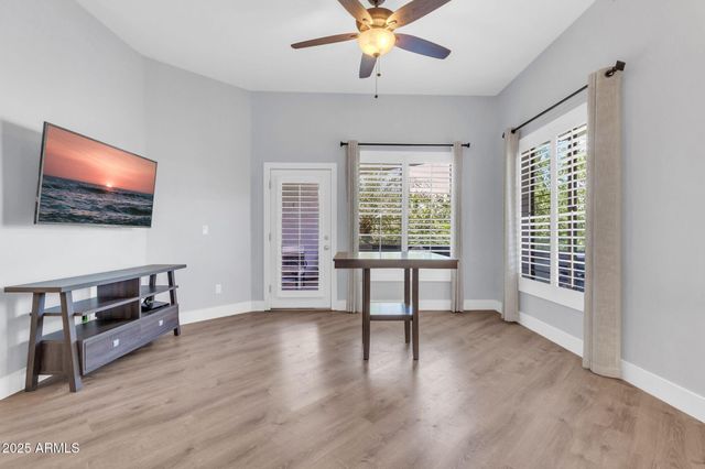 945 E Playa Del Norte Drive 2005, Tempe, AZ 85288