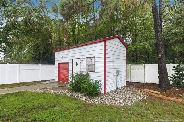 412 St Thomas Road, Fayetteville, NC 28311