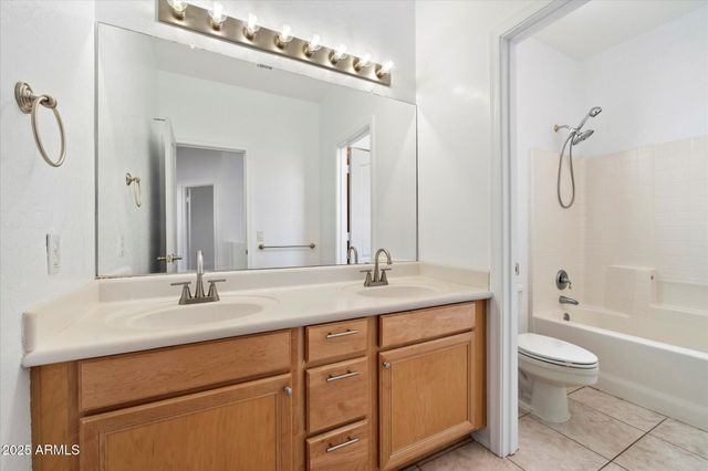 14046 N EDGEWORTH Drive B, Fountain Hills, AZ 85268