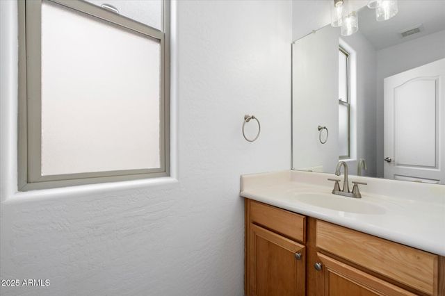 14046 N EDGEWORTH Drive B, Fountain Hills, AZ 85268