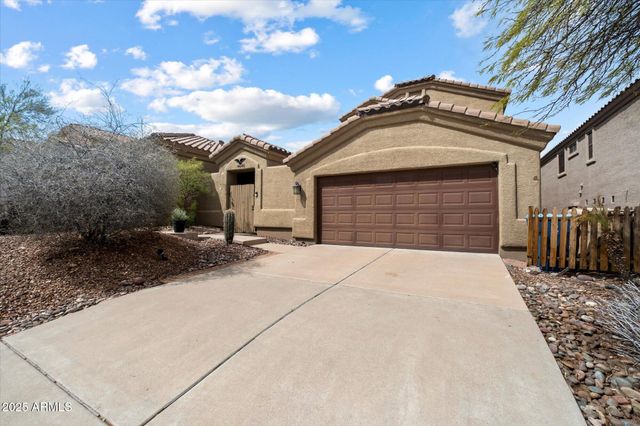 14046 N EDGEWORTH Drive B, Fountain Hills, AZ 85268