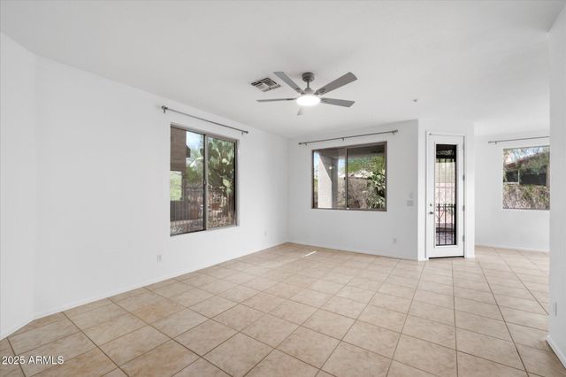 14046 N EDGEWORTH Drive B, Fountain Hills, AZ 85268