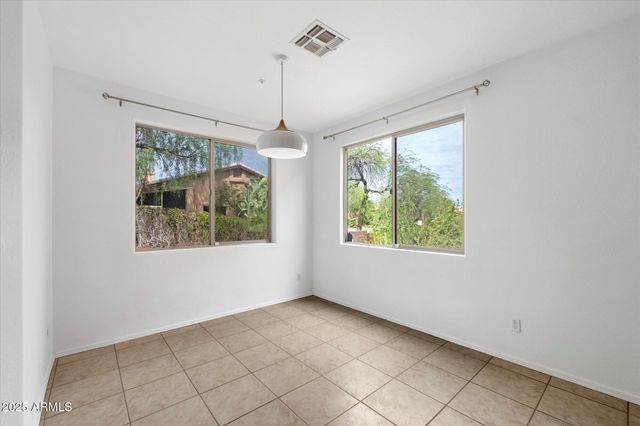 14046 N EDGEWORTH Drive B, Fountain Hills, AZ 85268