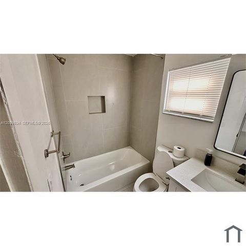 7826 NW 40th St 2, Coral Springs, FL 33065