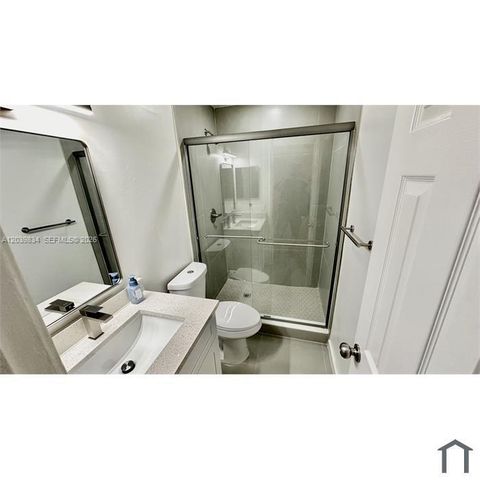 7826 NW 40th St 2, Coral Springs, FL 33065