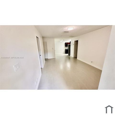 7826 NW 40th St 2, Coral Springs, FL 33065