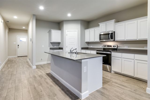 1704 Battery Park Drive, Alvarado, TX 76009