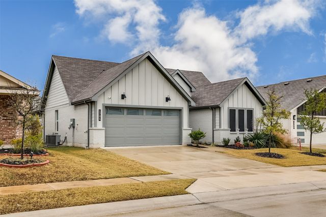 1704 Battery Park Drive, Alvarado, TX 76009