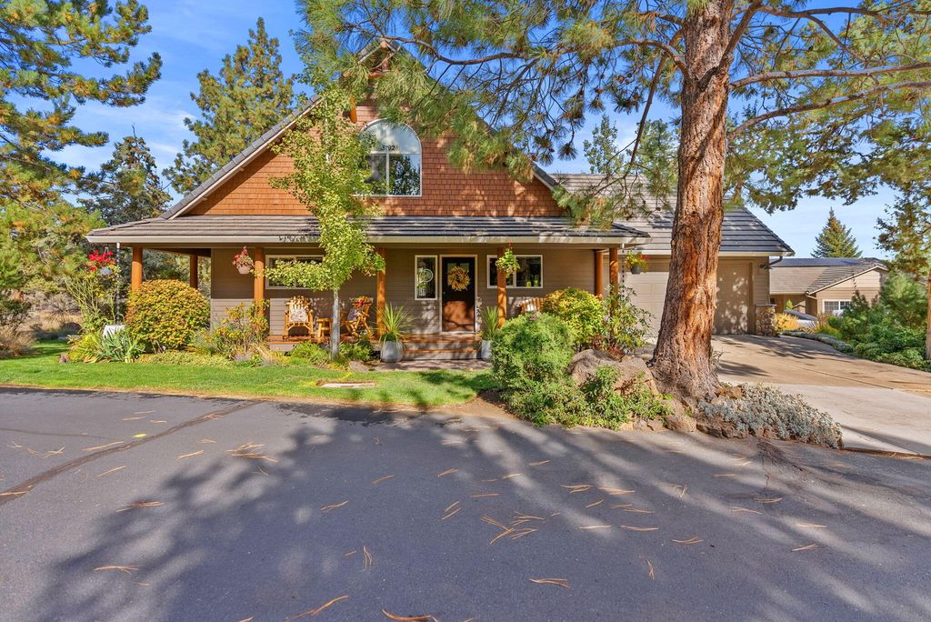 3192 NW Golf View Drive, Bend, OR 97703
