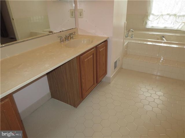 33 KETLEY PL, Princeton, NJ 08540