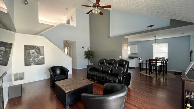 8700 Pennycress Lane, Lewis Center, OH 43035