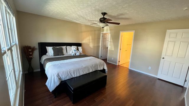 8700 Pennycress Lane, Lewis Center, OH 43035