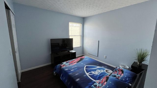 8700 Pennycress Lane, Lewis Center, OH 43035