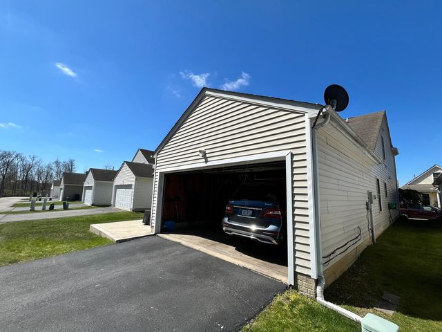 8700 Pennycress Lane, Lewis Center, OH 43035