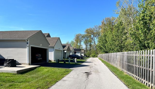 8700 Pennycress Lane, Lewis Center, OH 43035