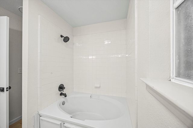 3115 Lake Breeze Lane, Crosby, TX 77532