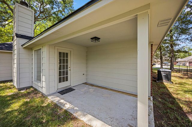 3115 Lake Breeze Lane, Crosby, TX 77532