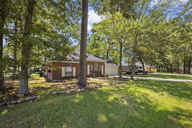 3115 Lake Breeze Lane, Crosby, TX 77532
