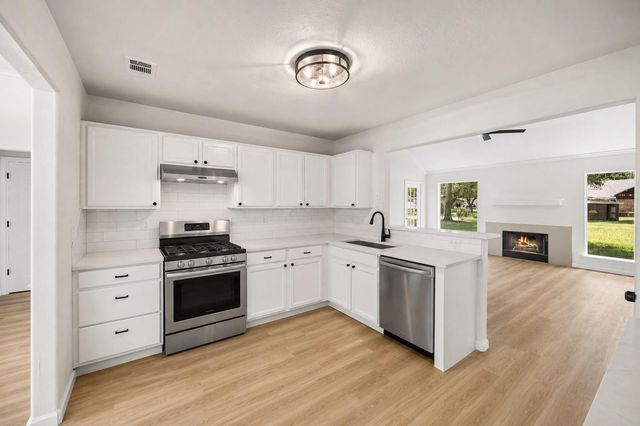 3115 Lake Breeze Lane, Crosby, TX 77532