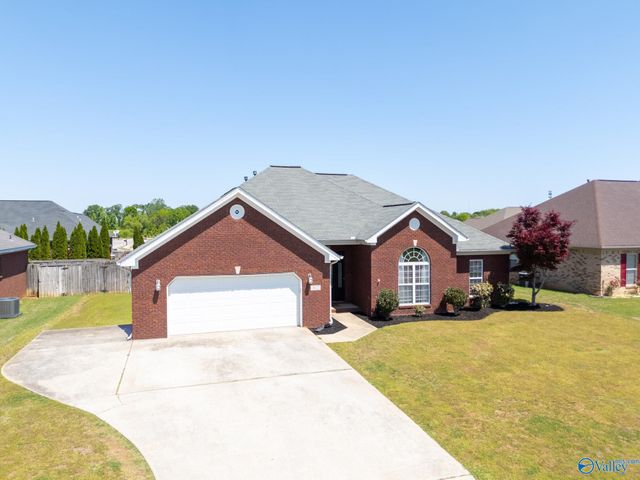 2622 Buckingham Gate SW, Decatur, AL 35603