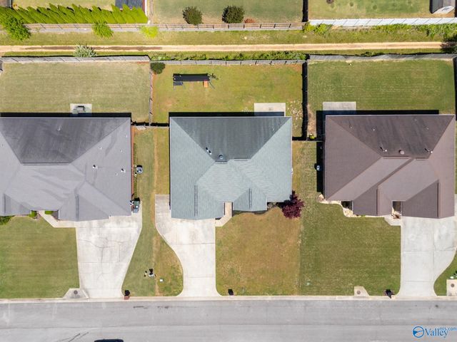 2622 Buckingham Gate SW, Decatur, AL 35603